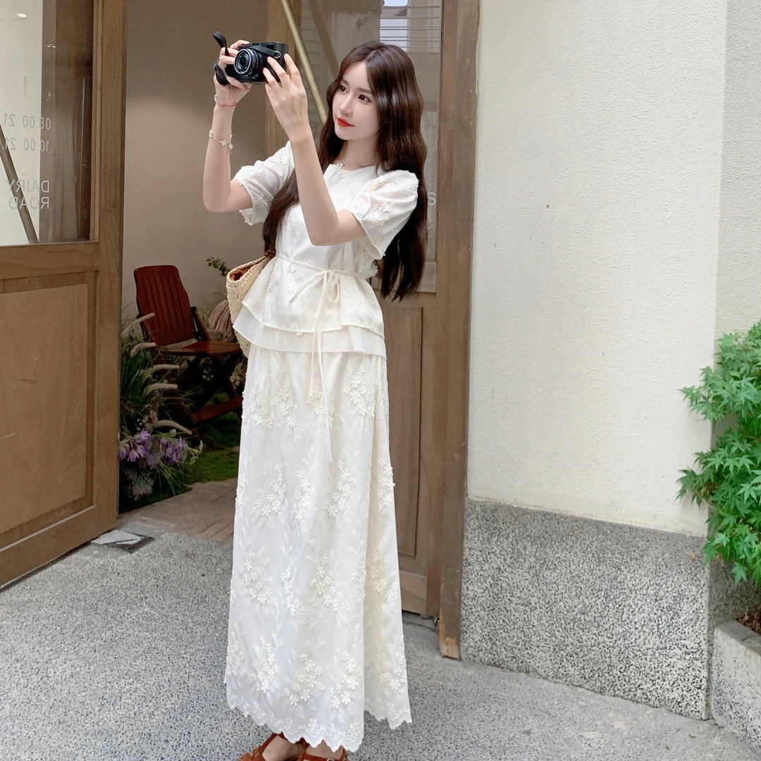 米白色温柔系蕾丝套装裙女2025年夏季韩系巨好看上衣半身裙两件套