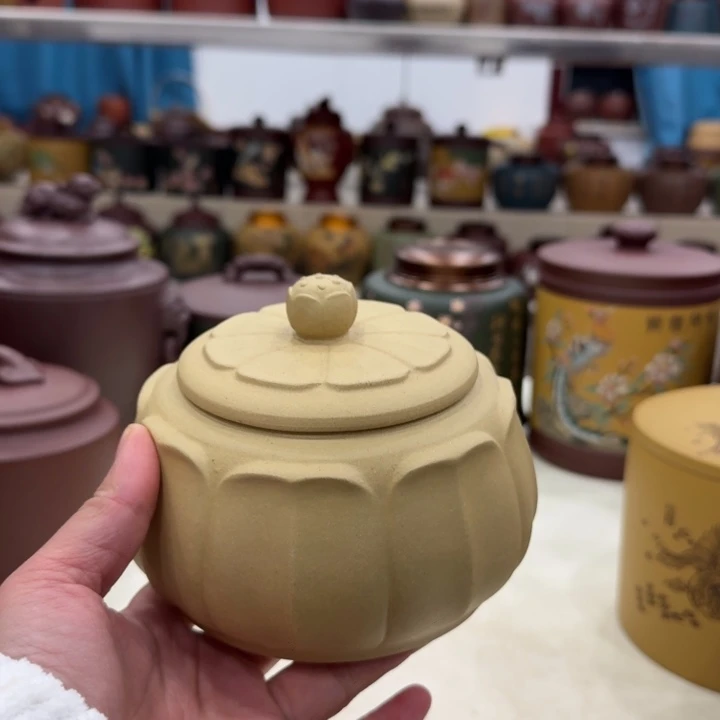 紫砂茶叶罐黄莲花三两