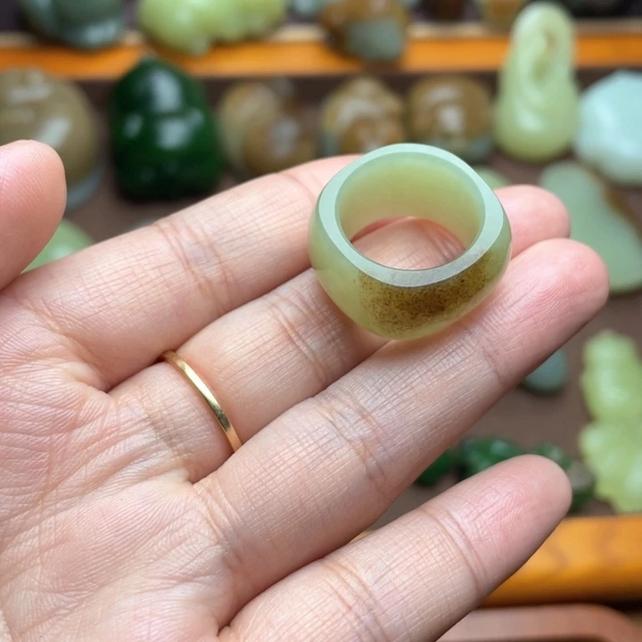 【闪购商品】未镶嵌戒指和田玉o***书