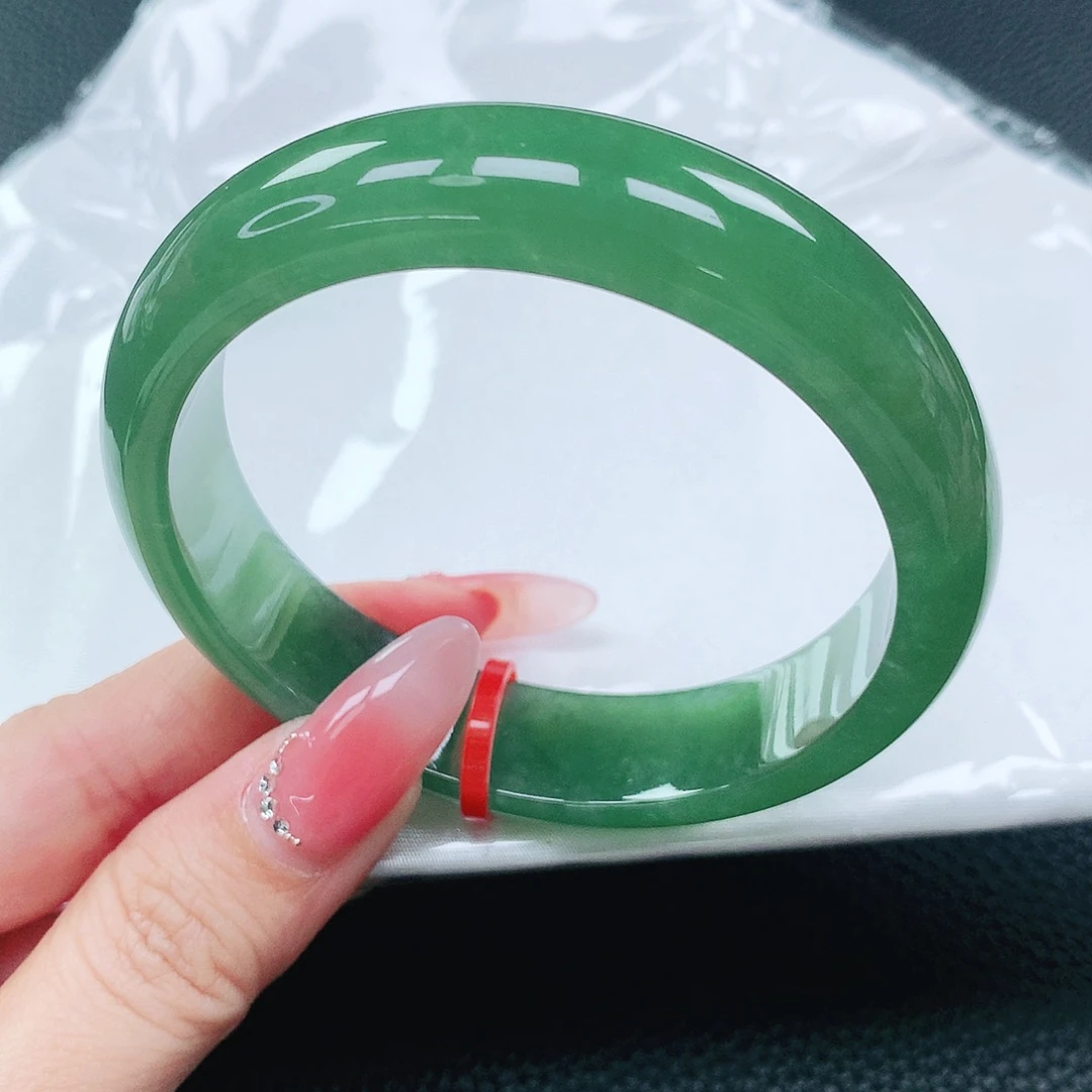 翡翠手镯未镶嵌58圈