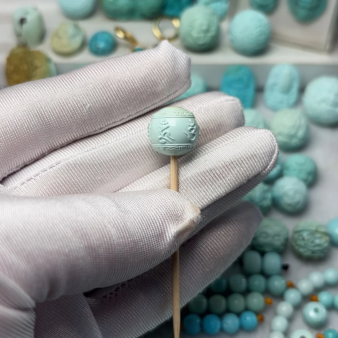 绿松石未镶嵌雕刻件