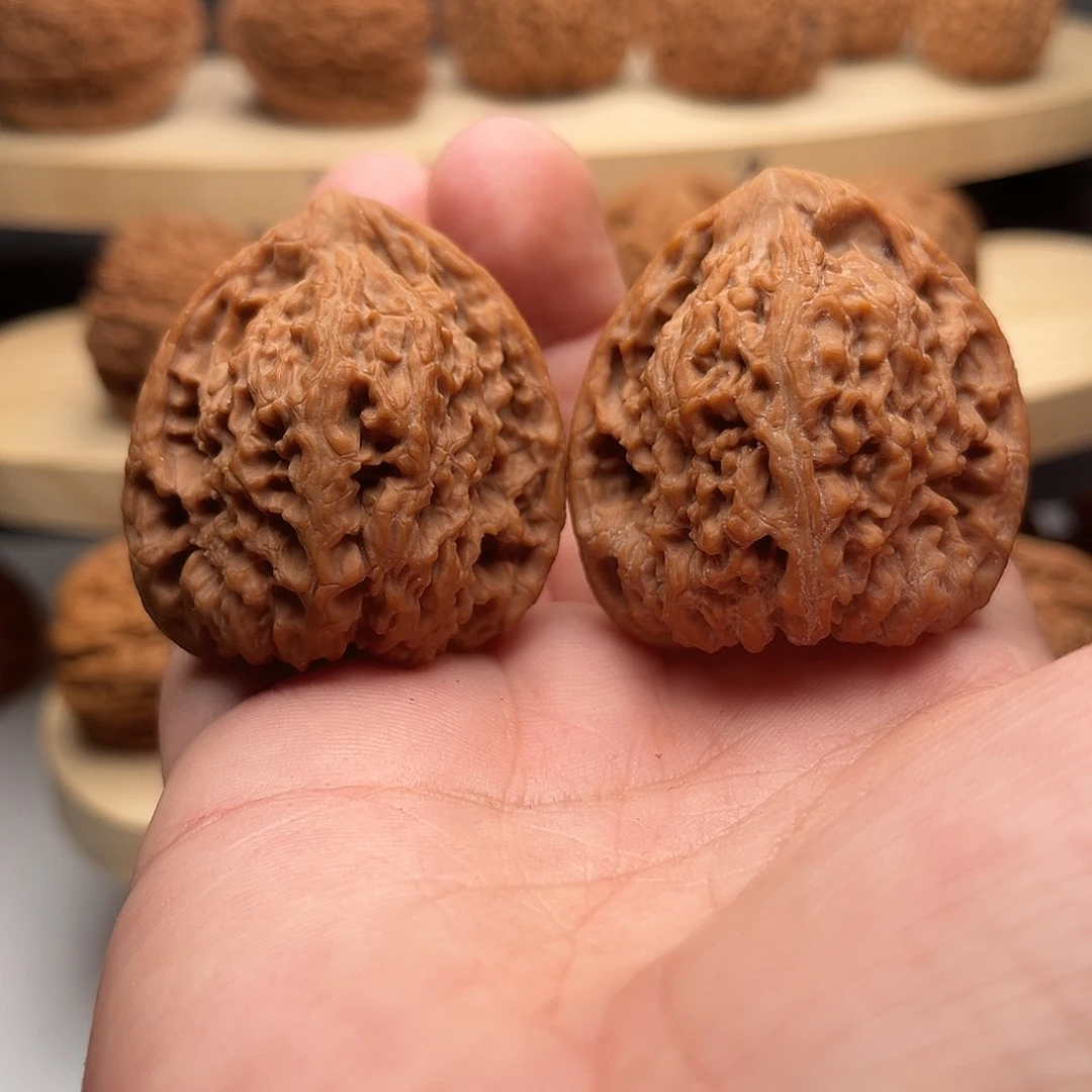 W***嗨吊坠文玩核桃40高炮南将石