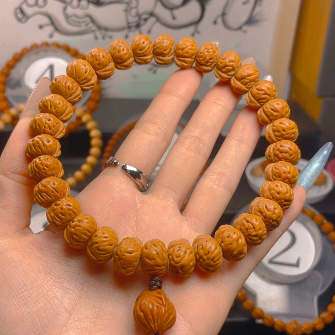 改***变吊坠桃核1.555555555555555