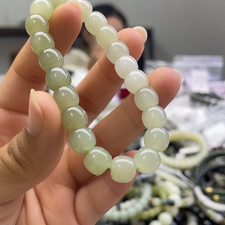 和田玉未镶嵌手串