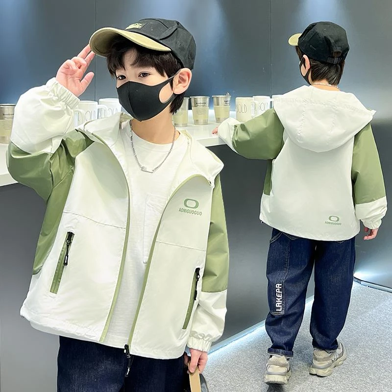 FAVMARTHA男童外套春秋薄款冲锋衣2025新款洋派中大童男孩帅酷连