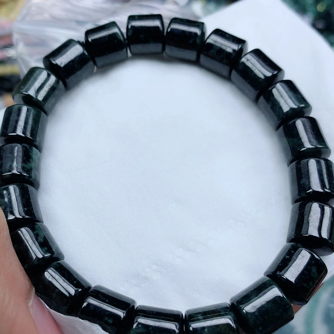 翡翠颈饰未镶嵌手串