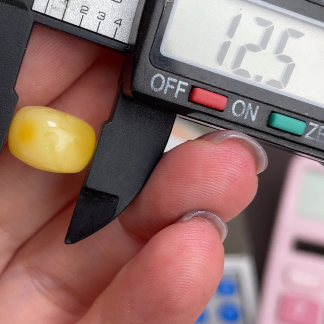 未镶嵌琥珀裸石蜜蜡353