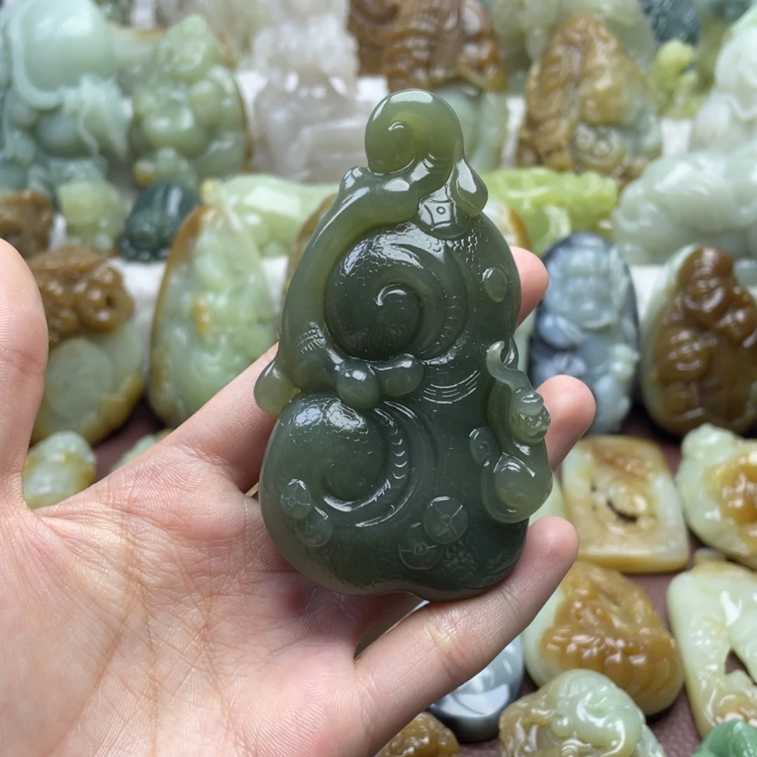 颈饰未镶嵌和田玉
