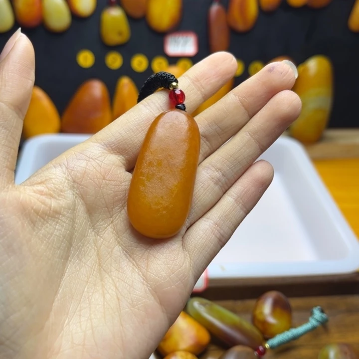 ****平和田玉（糖玉）未镶嵌珠宝半成品