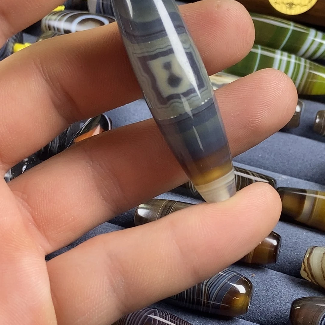 未镶嵌颈饰玛瑙/玉髓M****d