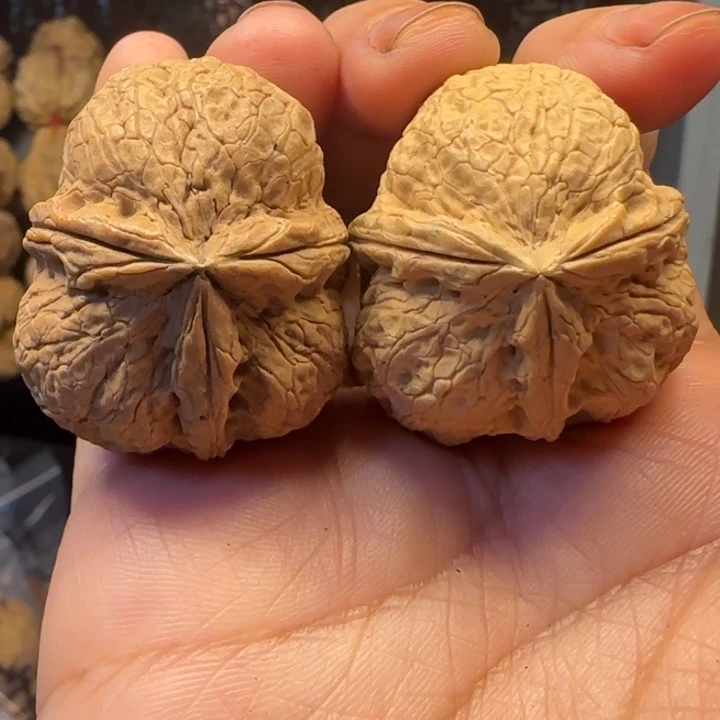 文玩核桃吊坠粗筋铁磨盘三棱35