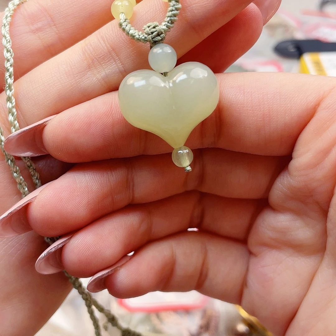 ****水和田玉未镶嵌吊坠(赠链)