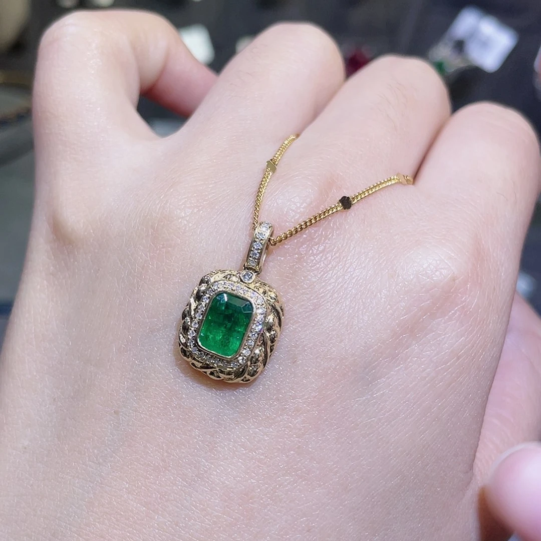 祖母绿吊坠(不含链)18K金镶嵌0.98ct