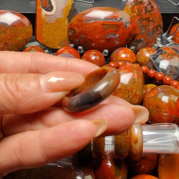 玛瑙/玉髓战国红玛瑙挂件未镶嵌马****）