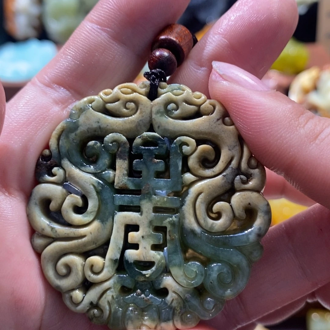 蛇纹石玉颈饰未镶嵌