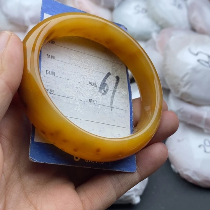 未镶嵌手镯石英质玉