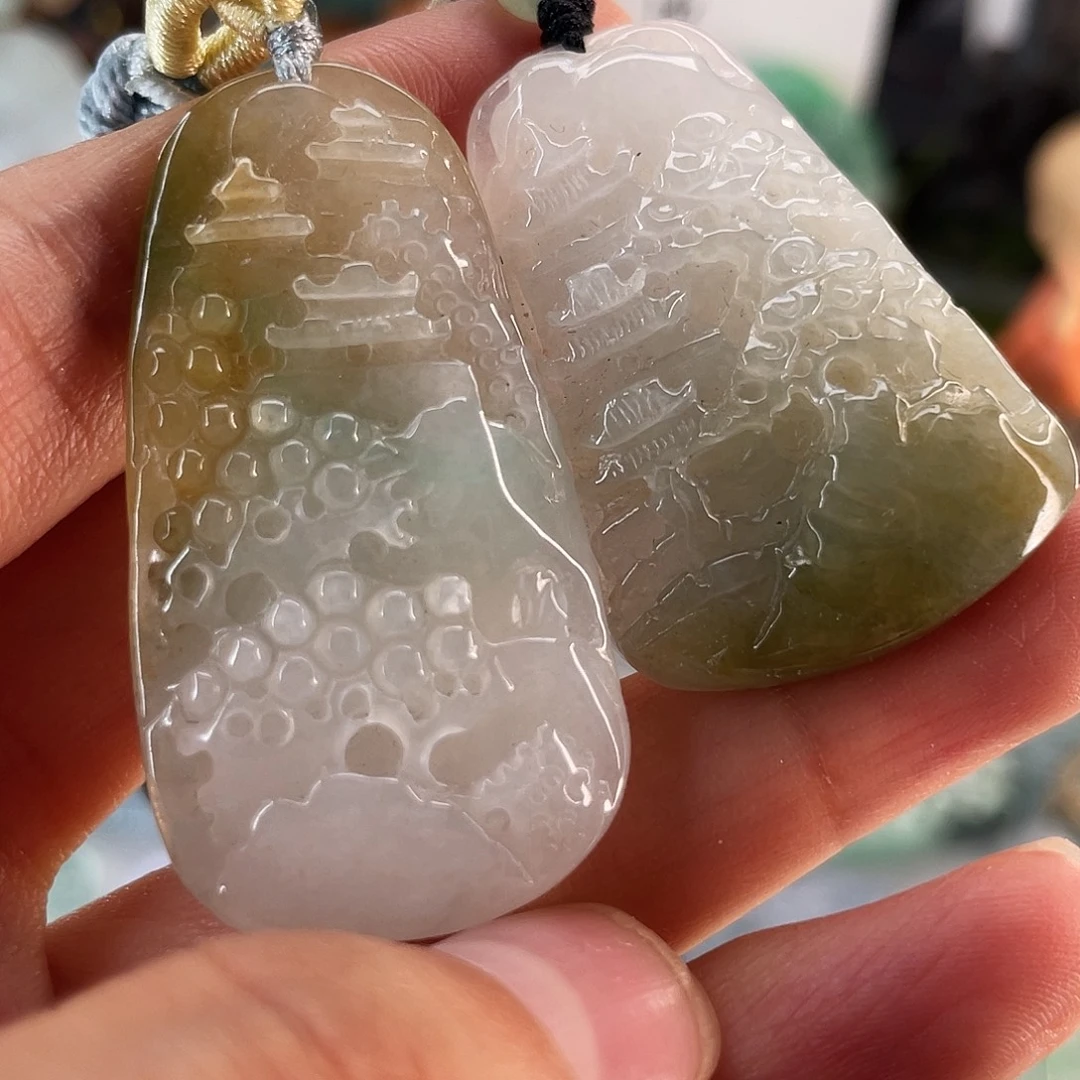 翡翠未镶嵌颈饰山水牌一对