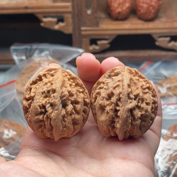 大***粗文玩核桃把件白云12