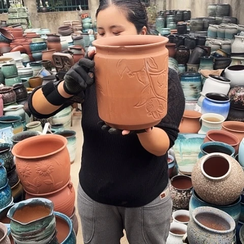 口21高24瑕疵口磕碰。