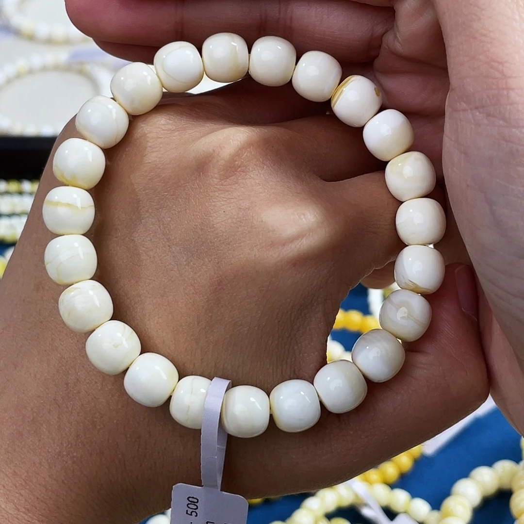 沙***洲琥珀未镶嵌裸石9.5瓷白浓蜡