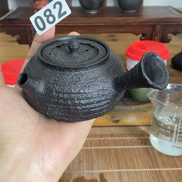 082-210cc...........