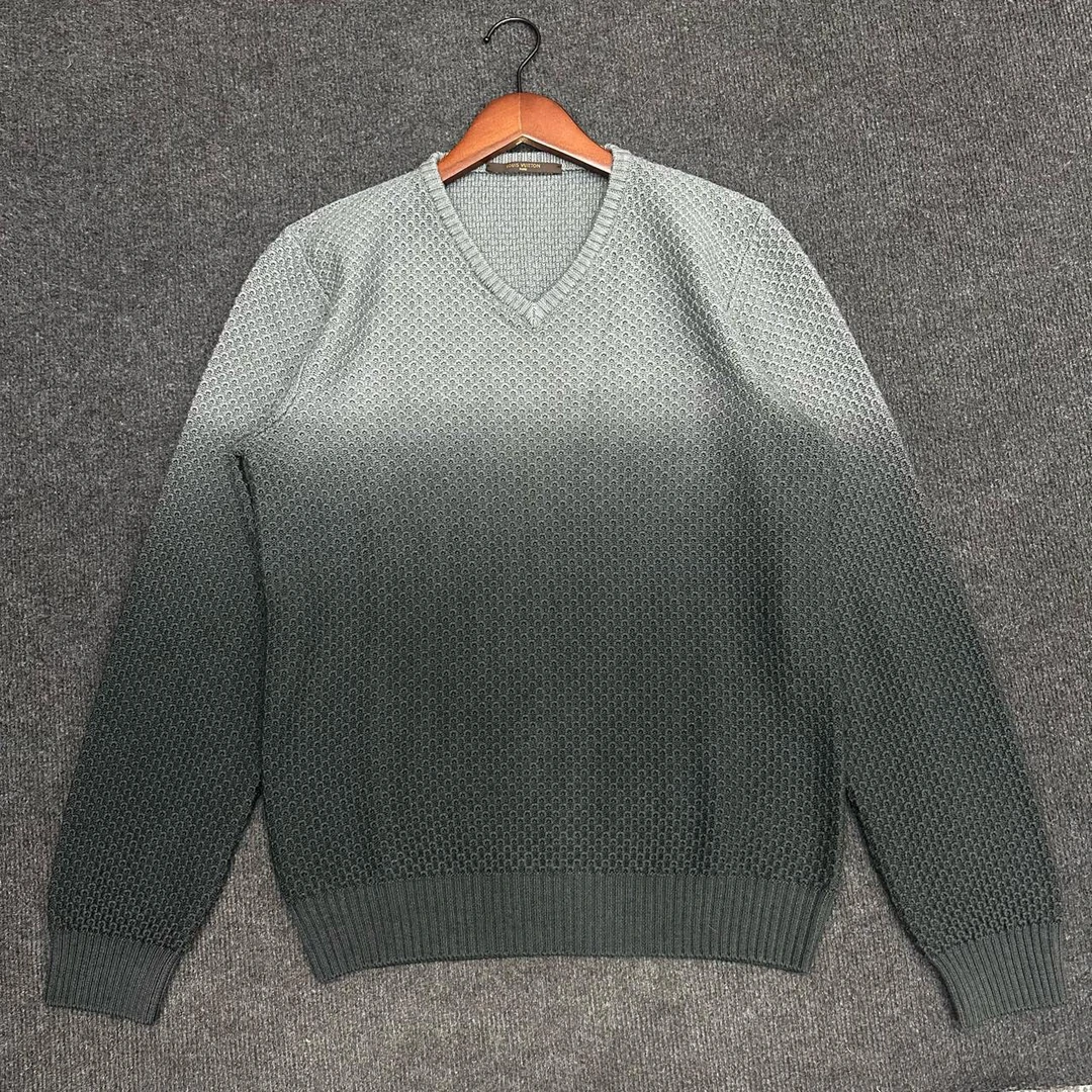 95新 LouisVuitton/路易威登 渐变针织V领毛衣/M码
