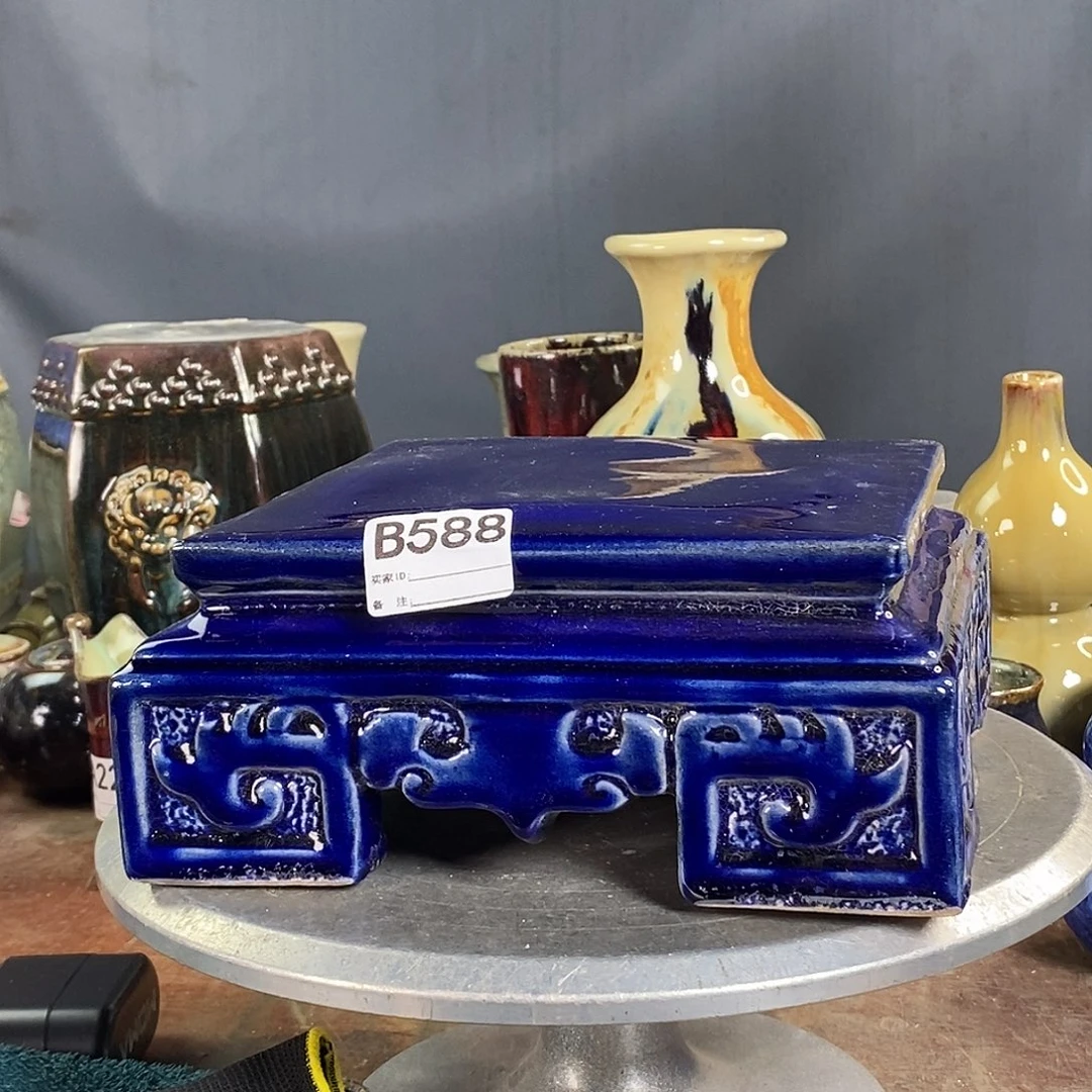 嘉***禾481。      紫砂588。   瑕疵