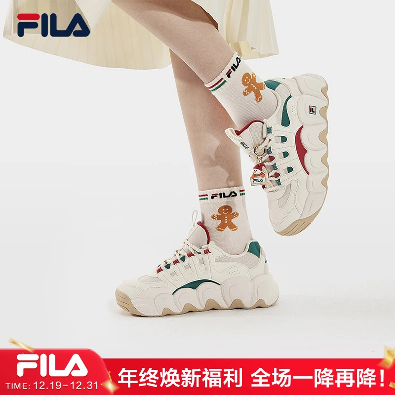 Fila/斐乐圣诞限定可颂潮流百搭时尚亲肤复古运动鞋女F12W412101