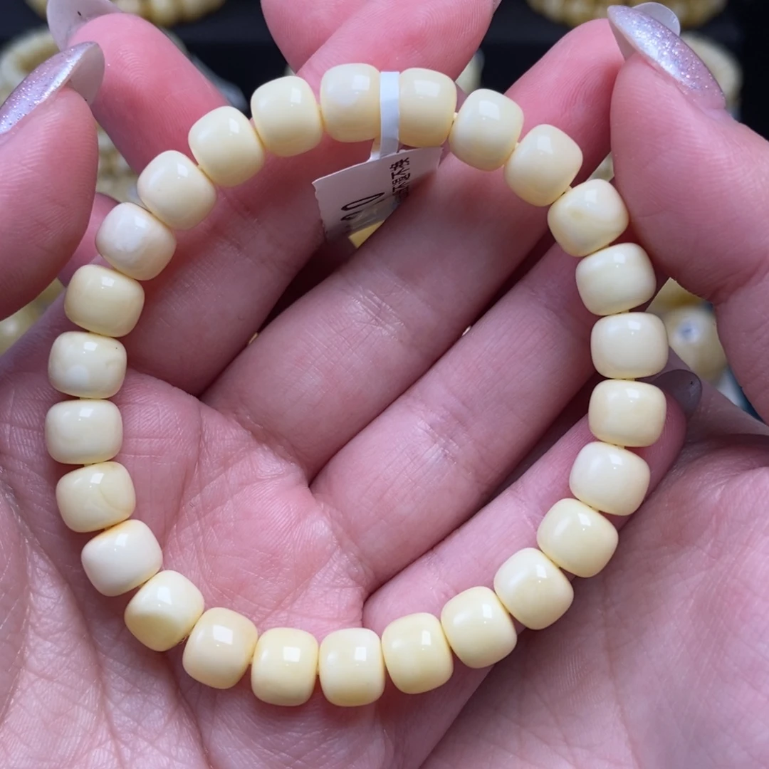 蜜蜡未镶嵌珠宝奇石卡8.3