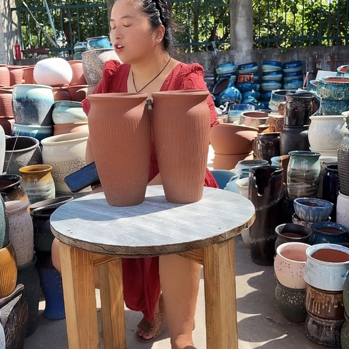 14/26瑕疵的两个盆