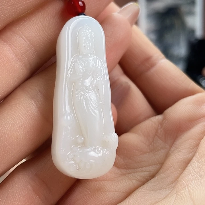 颈饰未镶嵌和田玉（糖玉）