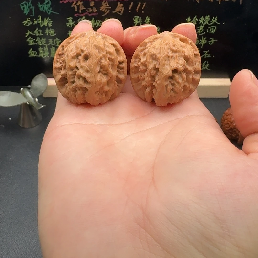 36野狼昌闷文玩核桃