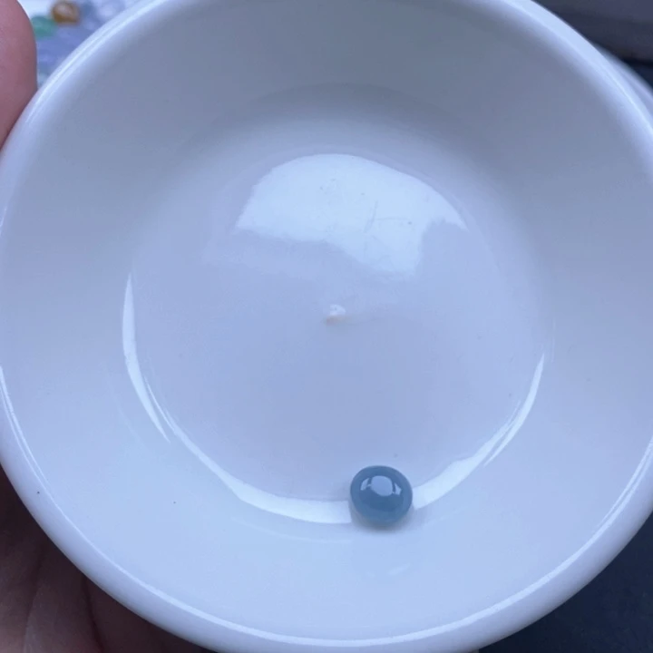 小***！翡翠未镶嵌颈饰翡翠