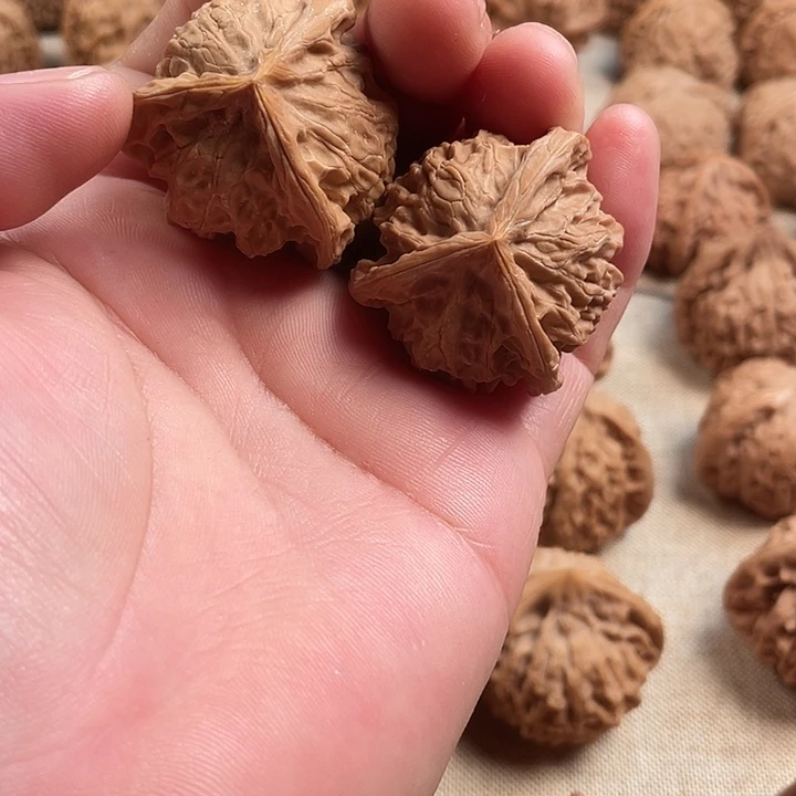 文玩核桃吊坠盘山三棱