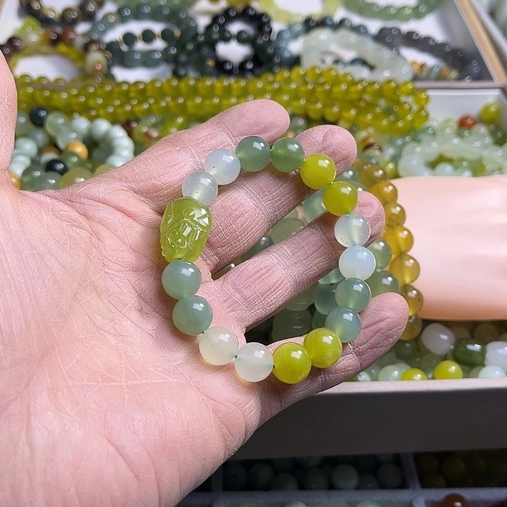 合金蛇纹石玉颈饰