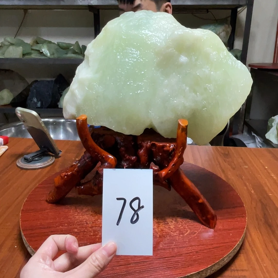 蛇纹石玉未镶嵌原石