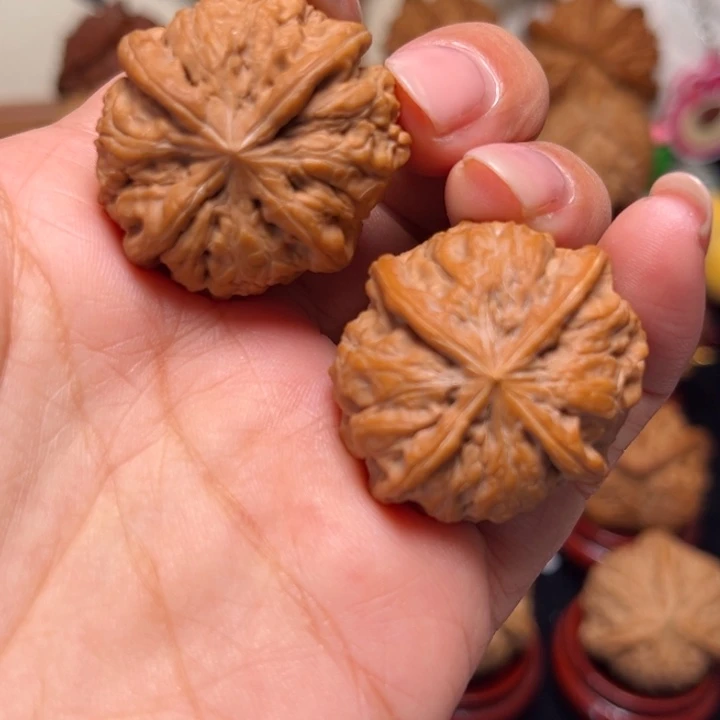 岁***.吊坠文玩核桃33尺雨花石四棱108