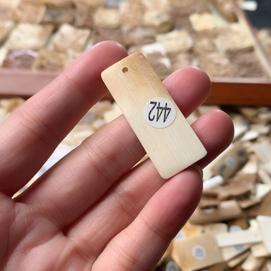 泥塑不打孔联系客服