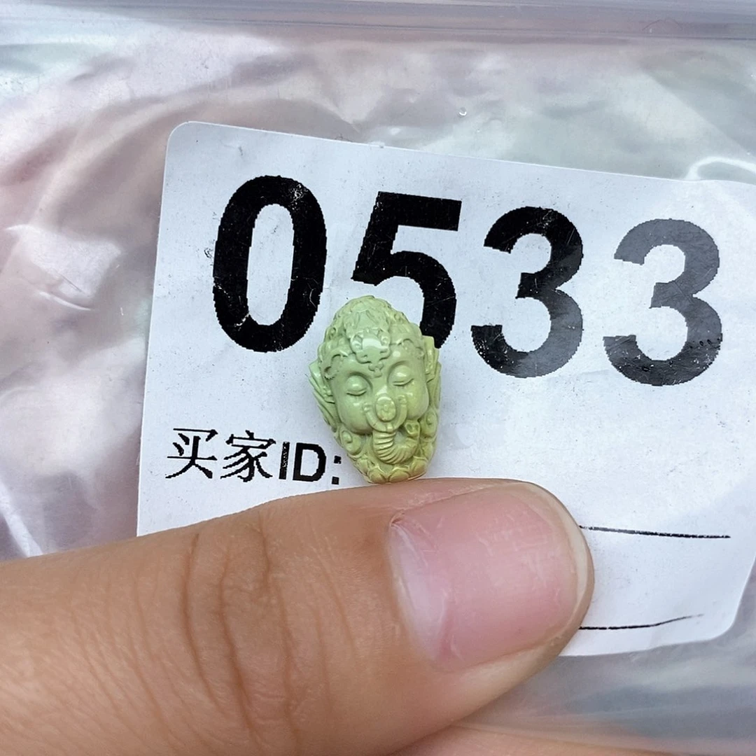 绿松石配饰未镶嵌