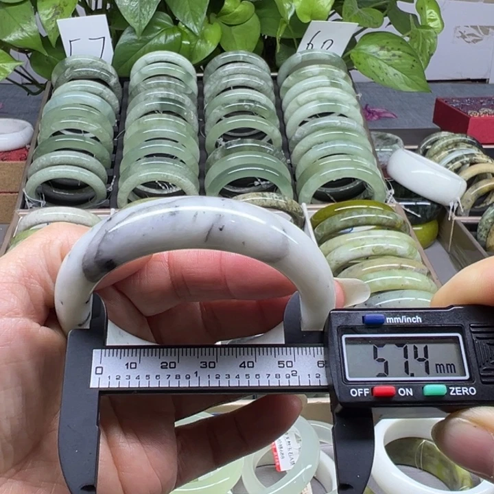 蛇纹石玉未镶嵌手镯46