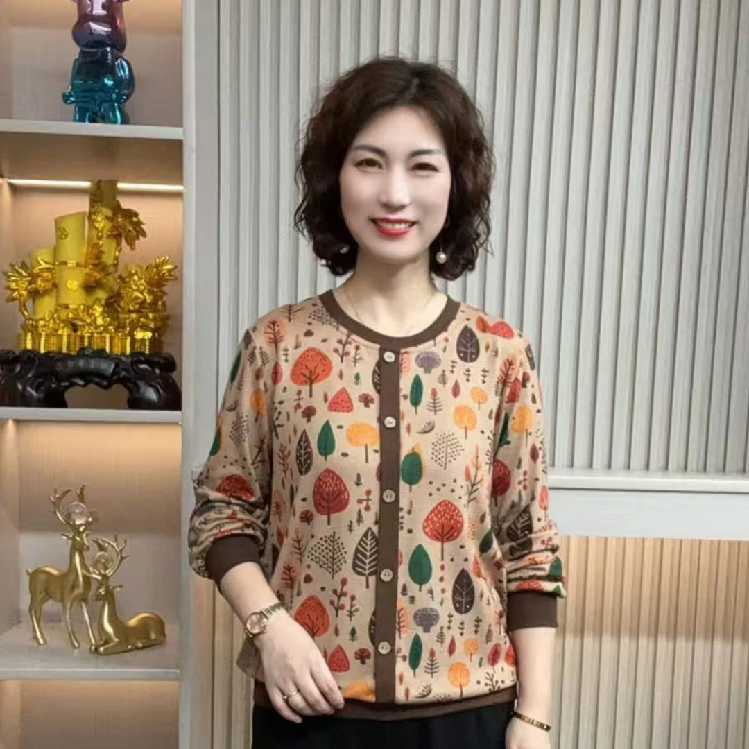 妈妈装流行时尚潮牌女装宽松秋装女士欧若拉独特漂亮上装休闲长袖