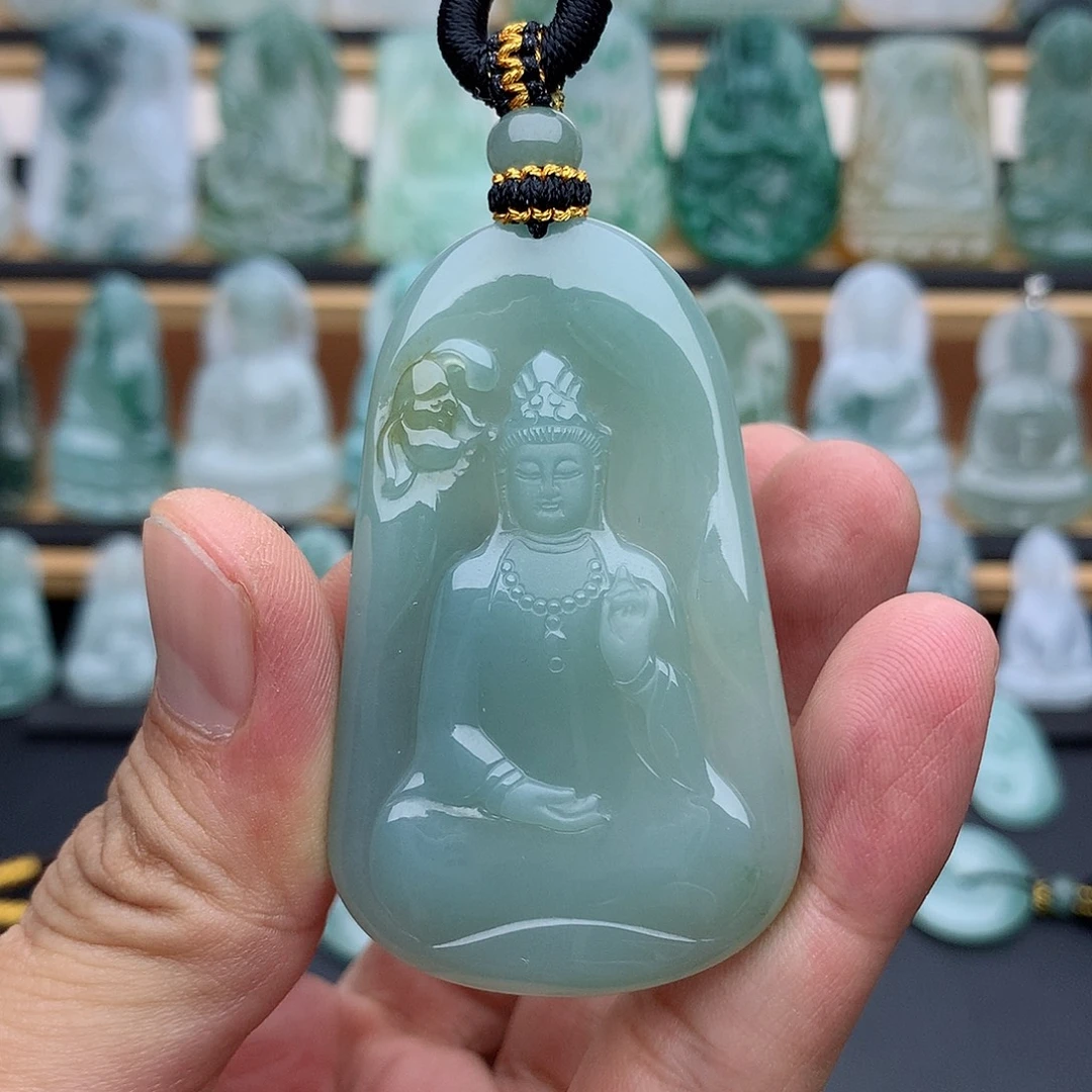 翡翠未镶嵌颈饰观音