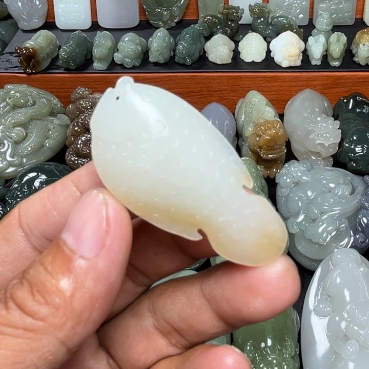 健***康和田玉未镶嵌挂件