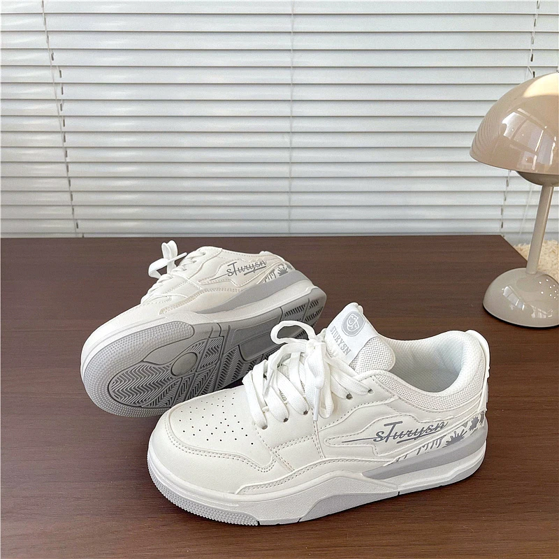 易少年 港风厚底原创板鞋女ins潮2025冬季新款小众百搭休闲小白鞋