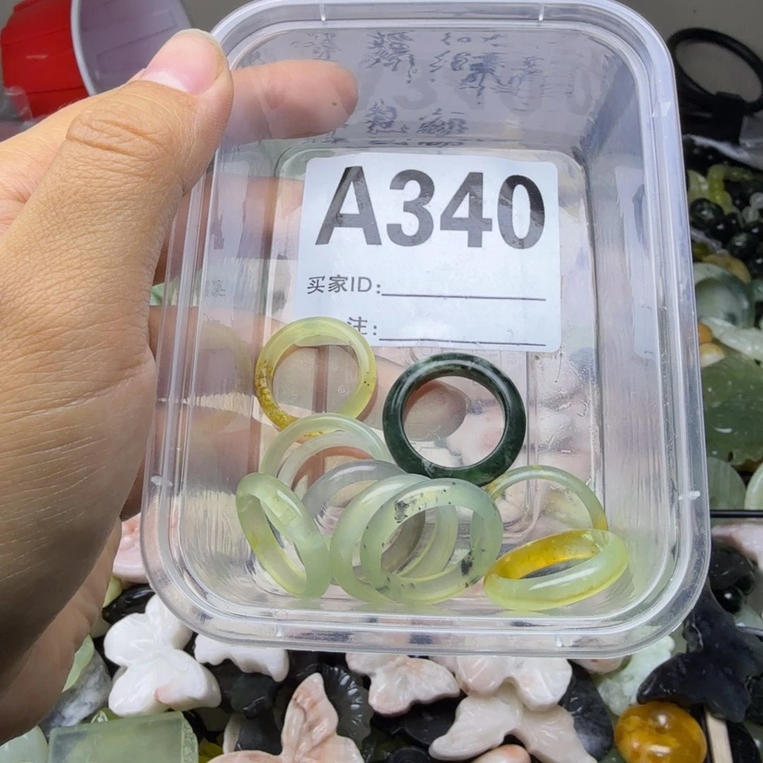 蛇纹石玉合金颈饰小**树