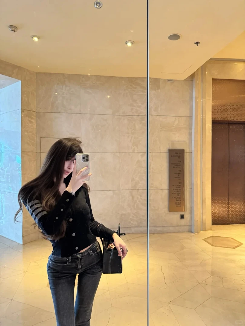 针织开衫外套女2025新款短款百搭薄款V领时尚秋季修身显瘦牛仔裤