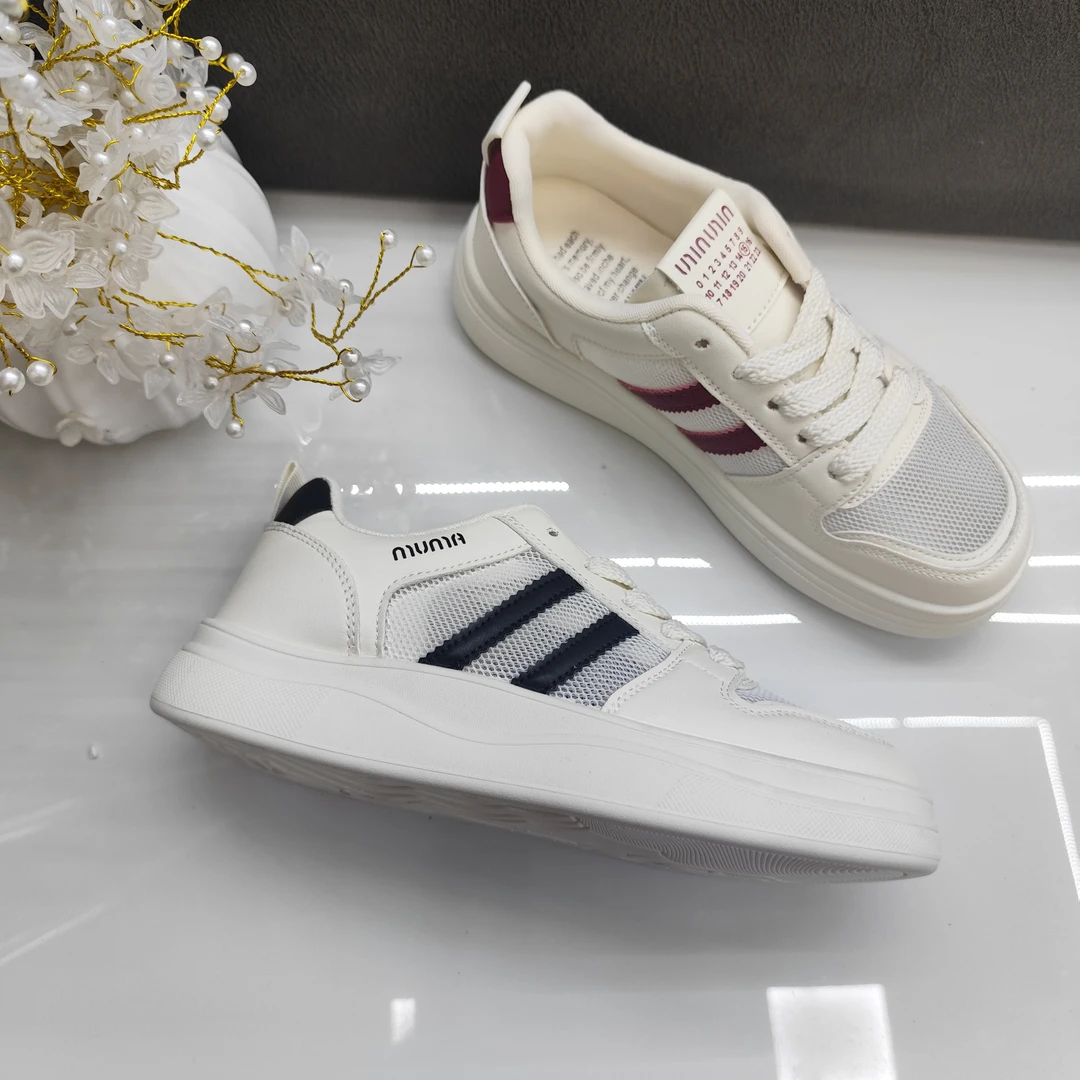 小白鞋女款2025春季百搭休闲运动鞋透气网面夏学生爆款小众女板鞋