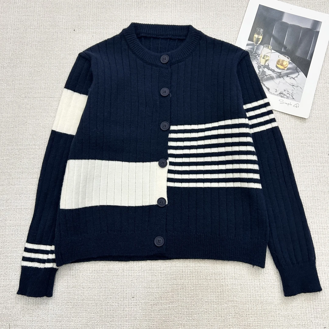 【叶子服饰】慵懒撞色条纹毛衣女秋冬新款韩系高级感针织开衫外套短