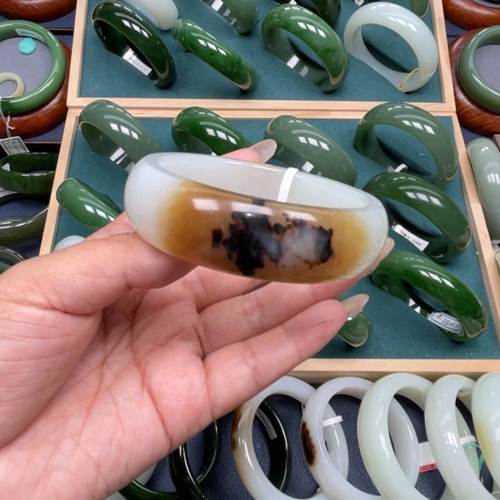 未镶嵌手镯和田玉