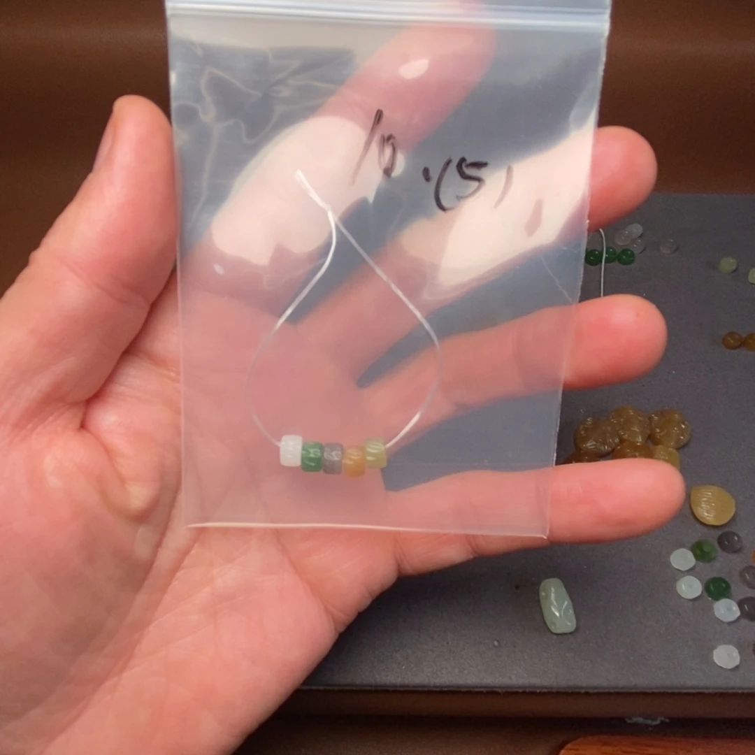 喵****和田玉未镶嵌挂件